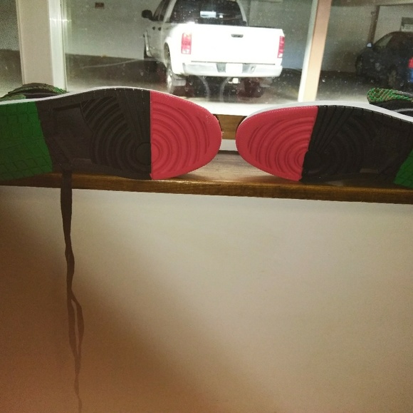 Air Jordan one Flyknit - Picture 2 of 3